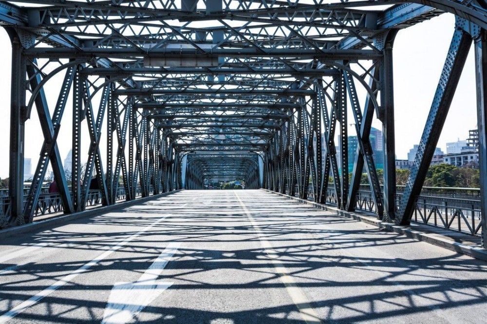 Пешеходный мост через р. Большая Камышная, г. Кемерово
